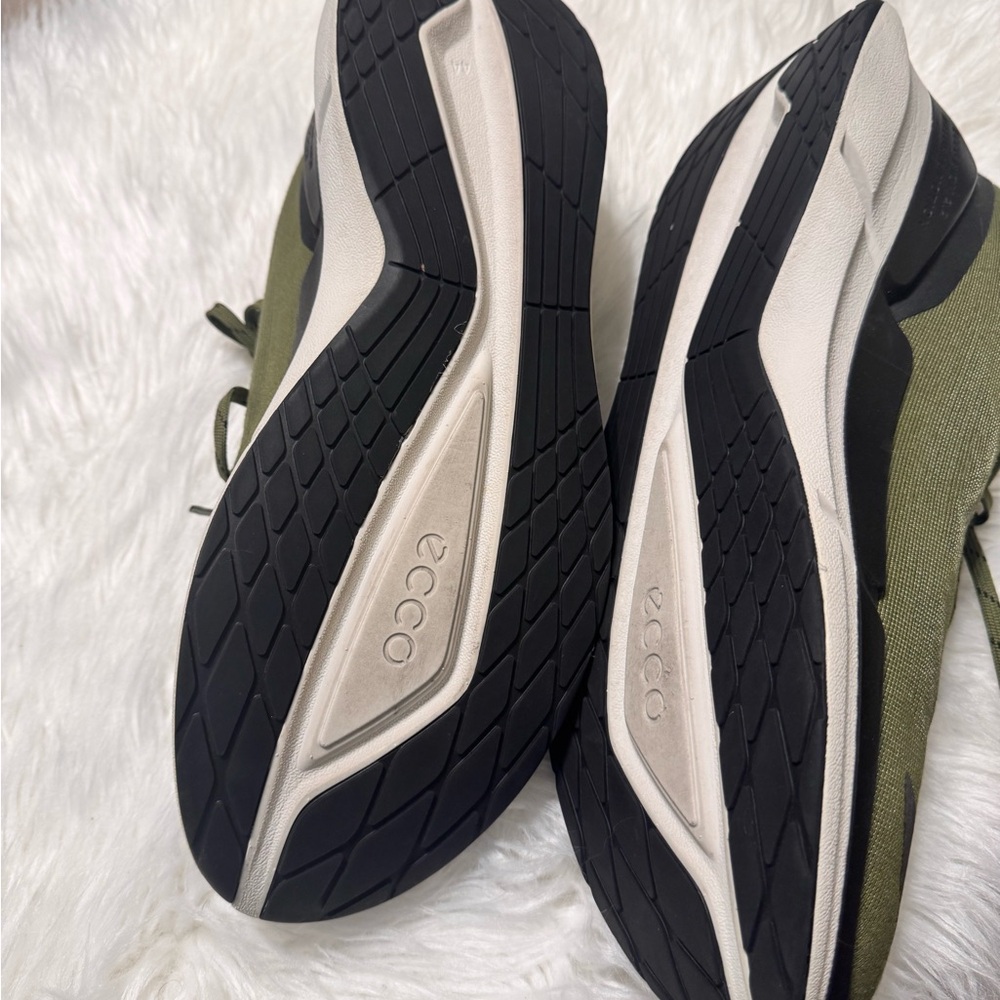 Ecco Men's Olive Green Sneakers - Picture 12 of 12